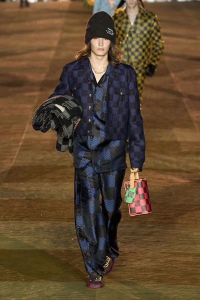Look 29